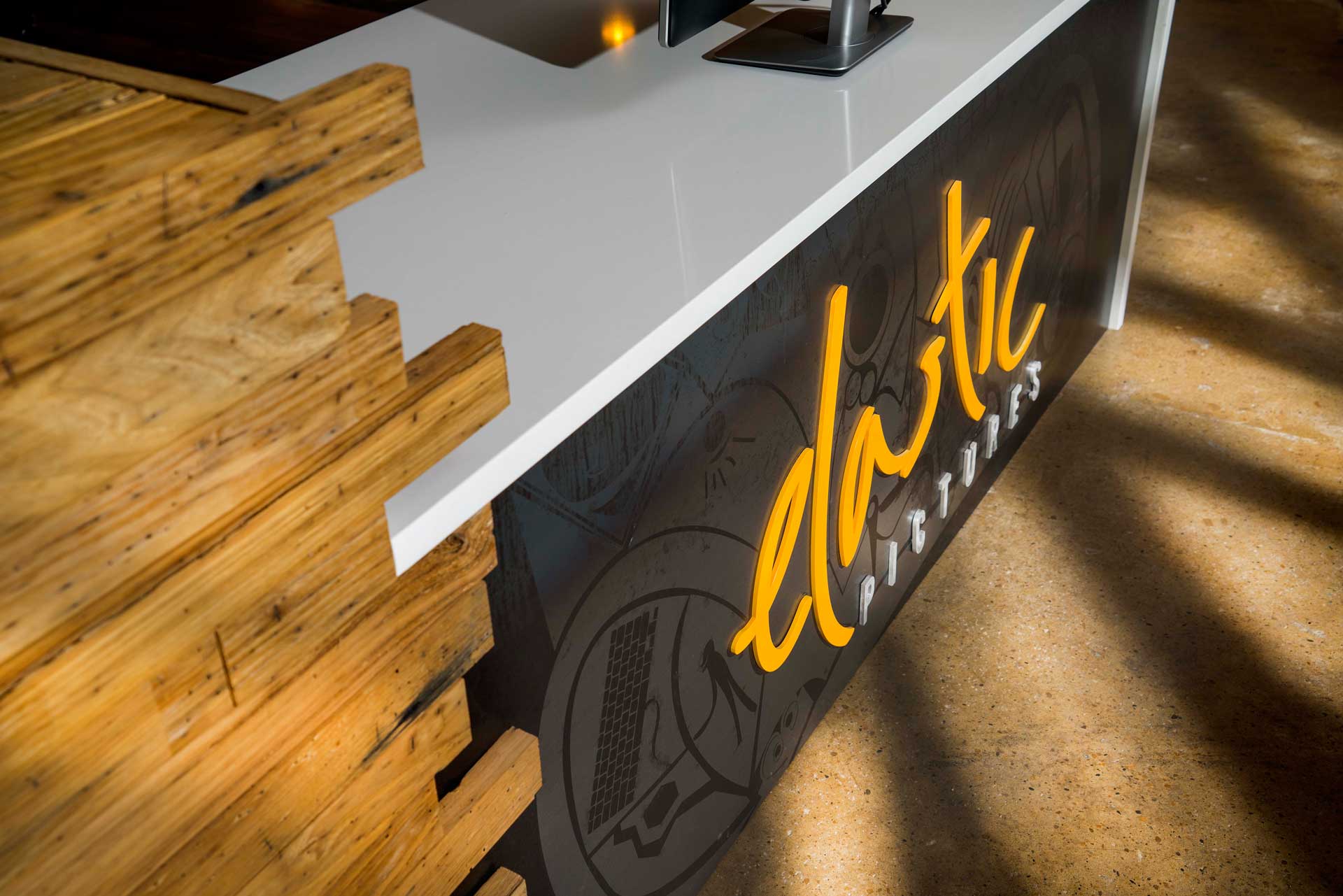 Web_Elastic_Reception_Desk_Custom_interior_Design_Black_Gold_Wood_Lauderdale_Design_Group